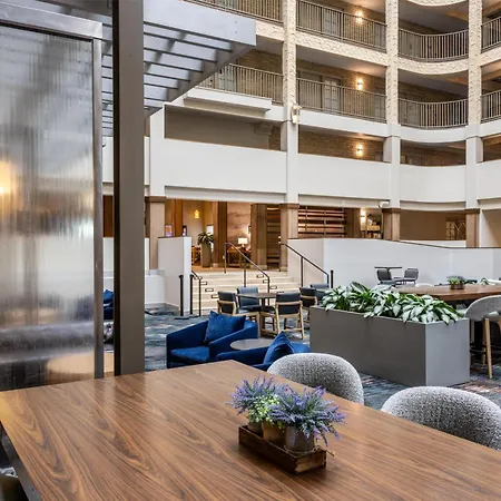 Embassy Suites By Hilton Minneapolis Bloomington Edina