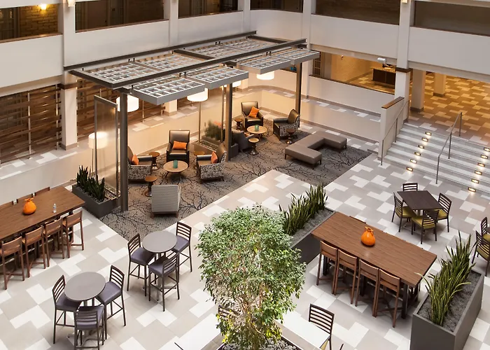 Embassy By Hilton Minneapolis Edina Hotel