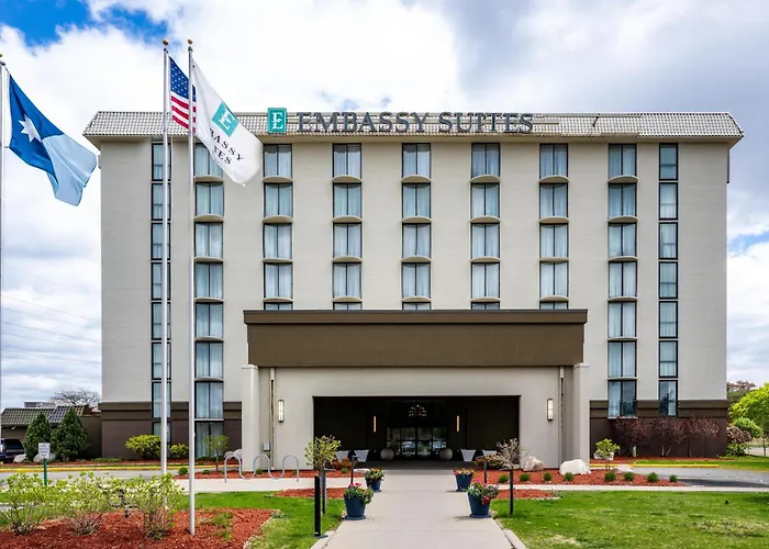Embassy By Hilton Minneapolis Edina