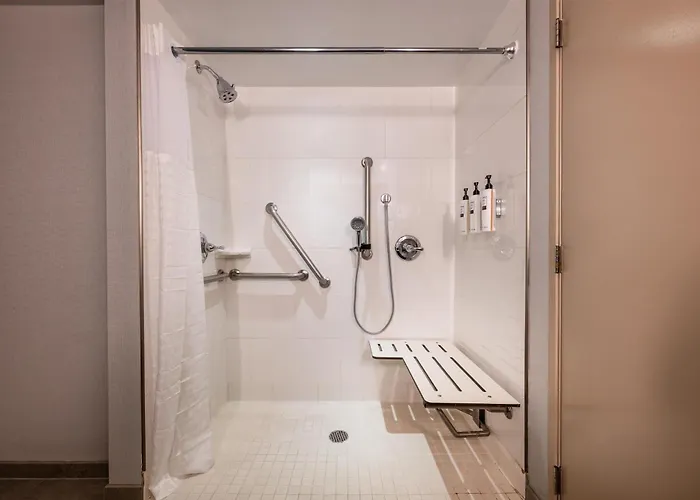 Embassy By Hilton Minneapolis Edina 4*