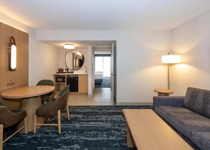 Embassy By Hilton Minneapolis Edina Hotel 4*