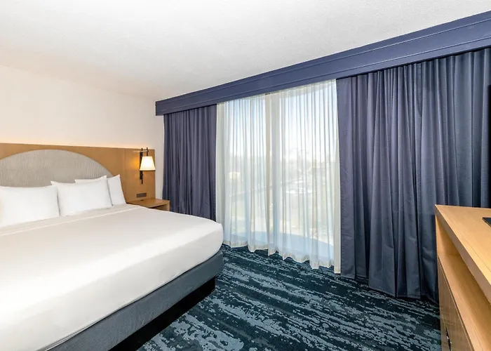 Embassy By Hilton Minneapolis Edina Hotel 4*