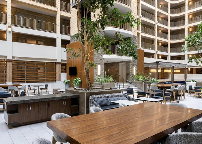Embassy By Hilton Minneapolis Edina