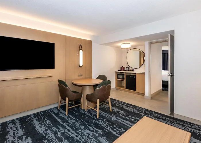 Embassy By Hilton Minneapolis Edina Hotel 4*