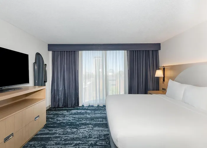 Hotel Embassy By Hilton Minneapolis Edina 4*