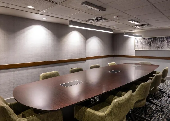 Embassy By Hilton Minneapolis Edina Hotel 4*
