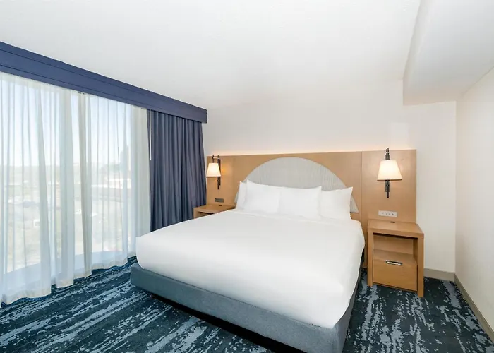 Hotel Embassy By Hilton Minneapolis Edina 4*