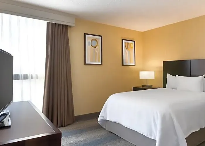 Hotel Embassy By Hilton Minneapolis Edina