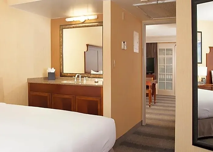 Embassy By Hilton Minneapolis Edina Hotel 4*